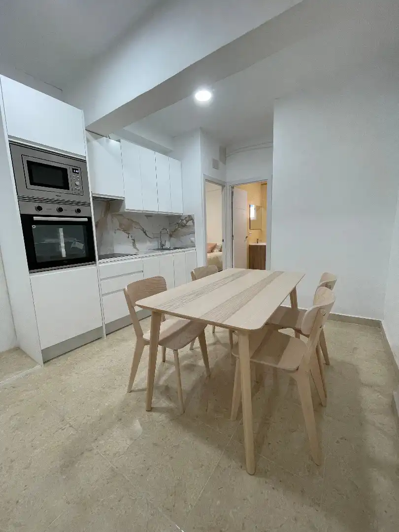 Flat for rent in Avenida de la Industria, 38, Centro