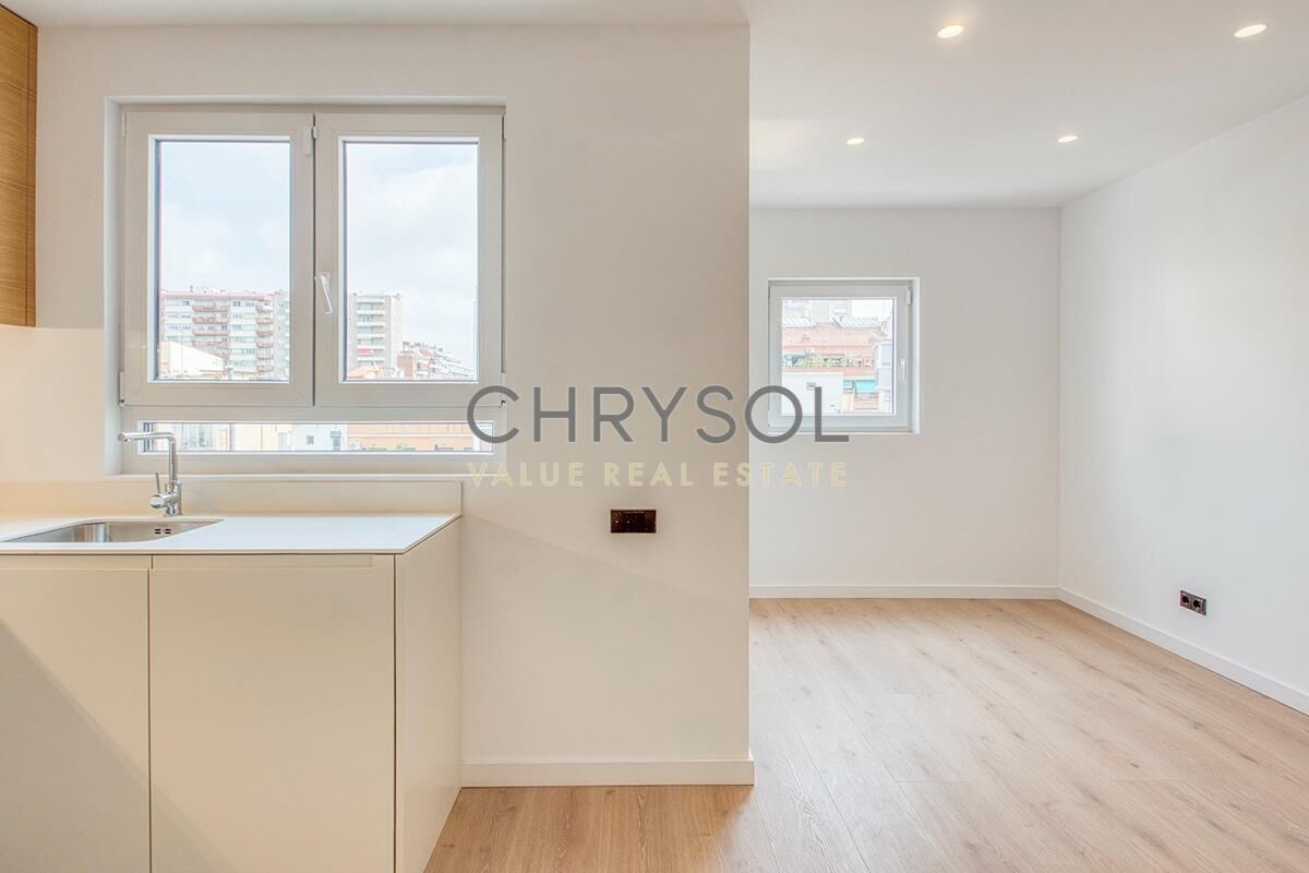 Living room of Flat for sale in  Barcelona Capital  with Air Conditioner, Heating and Parquet flooring