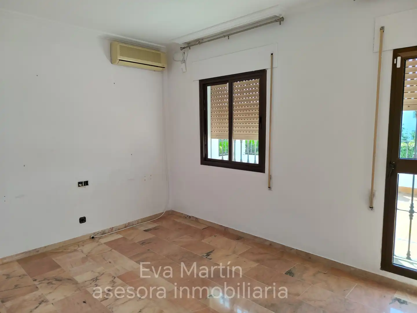 Casa o chalet de alquiler en Montequinto con Aire acondicionado, Calefacción y Jardín privado