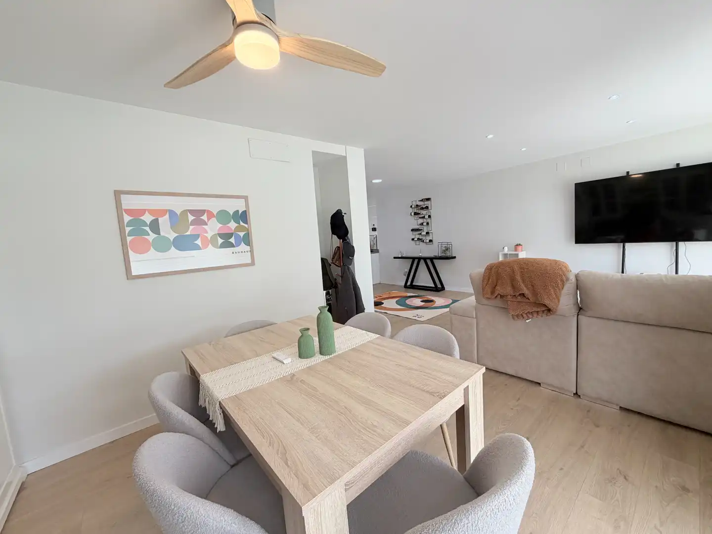 Comedor de Casa adosada en venta en Espartinas con Aire acondicionado, Jardín privado y Parquet