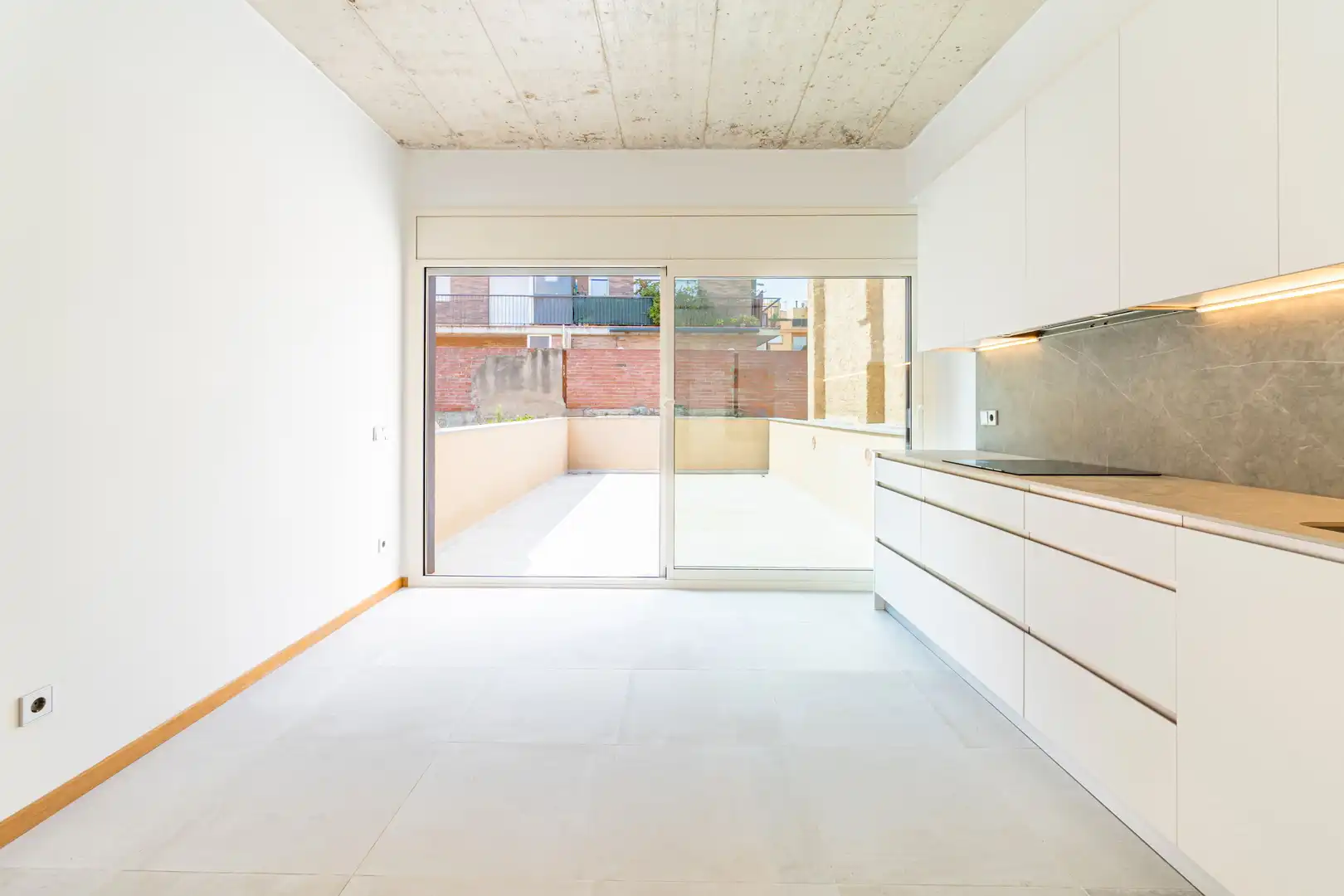 Außenansicht von Haus oder Chalet zum Verkauf in Figueres mit Klimaanlage, Heizung und Privatgarten