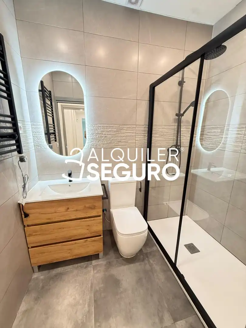 Baño de Piso de alquiler en Barrio de Salamanca
