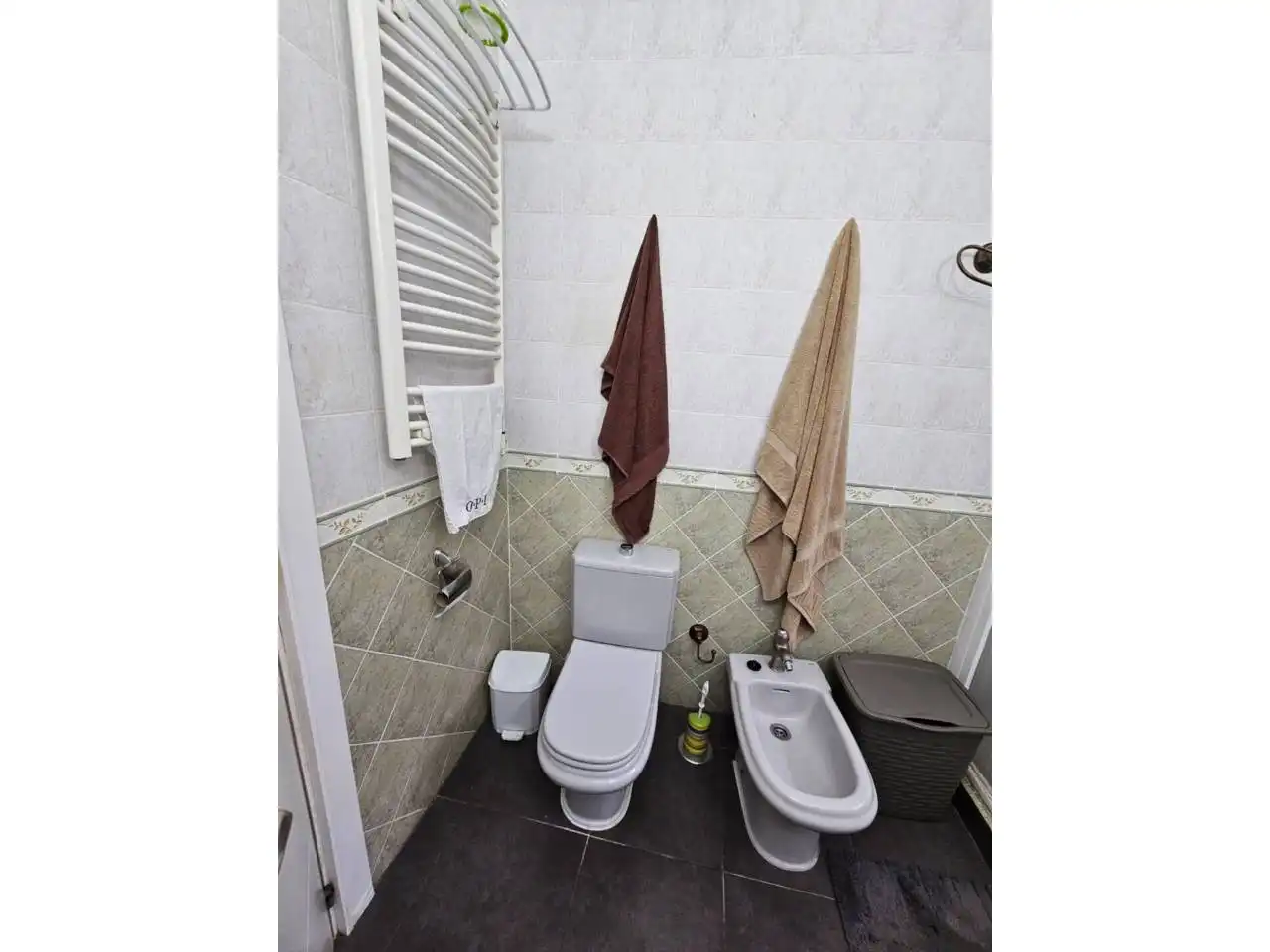 Bany de Casa o xalet en venda en Alicante / Alacant amb Aire condicionat, Calefacció i Jardí privat