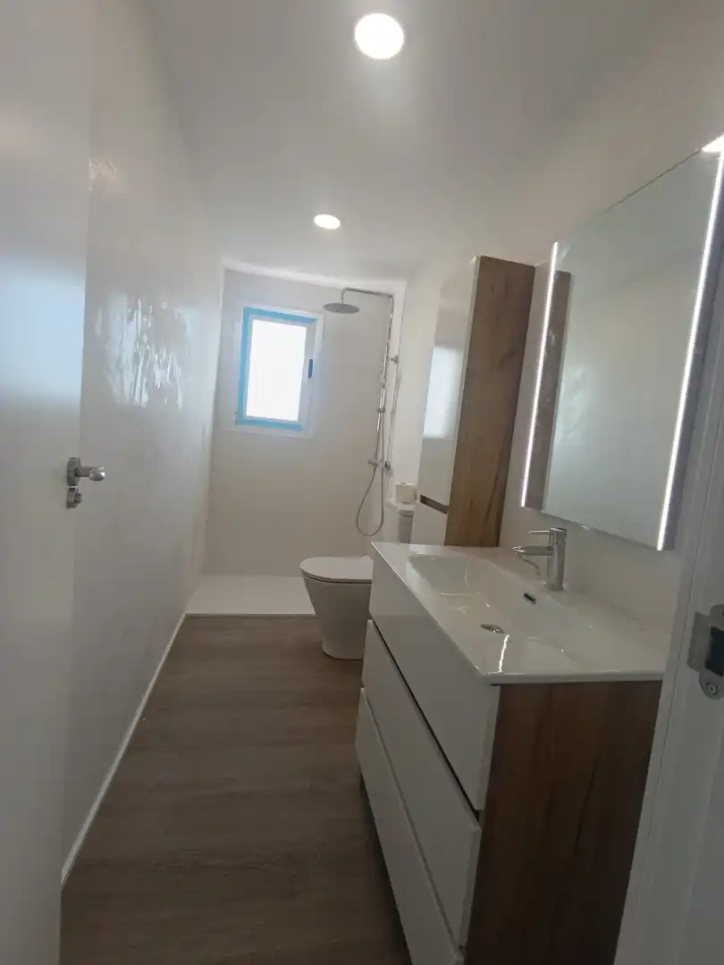 Bathroom of Flat for rent in Málaga  with Air Conditioner
