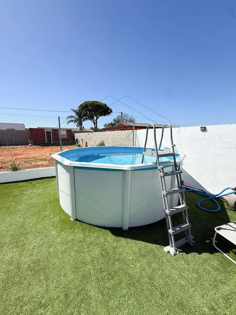 Piscina de Casa o xalet en venda en Chiclana de la Frontera