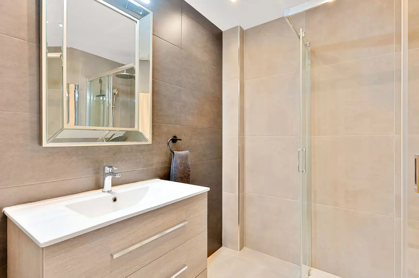Baño de Ático en venta en Benahavís con Aire acondicionado, Terraza y Piscina