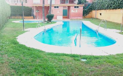 Swimming pool of Flat to rent in Tomares  with Air Conditioner, Heating and Private garden