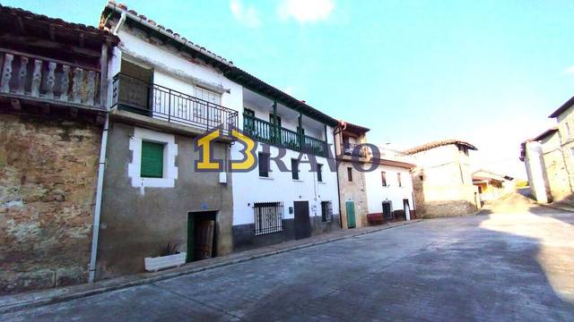 Casa-chalet en Venta en Cillaperlata