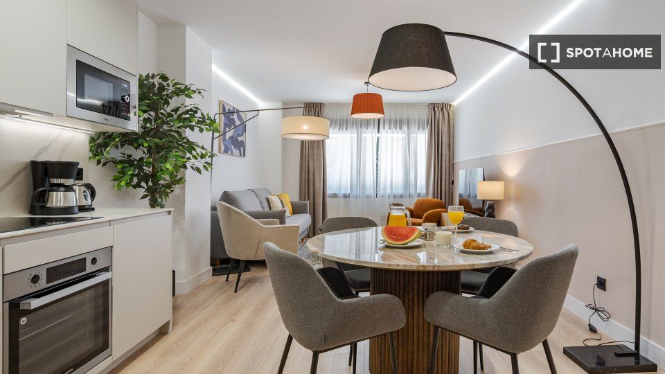 Sala d'estar de Pis de lloguer en  Madrid Capital amb Aire condicionat, Calefacció i Moblat