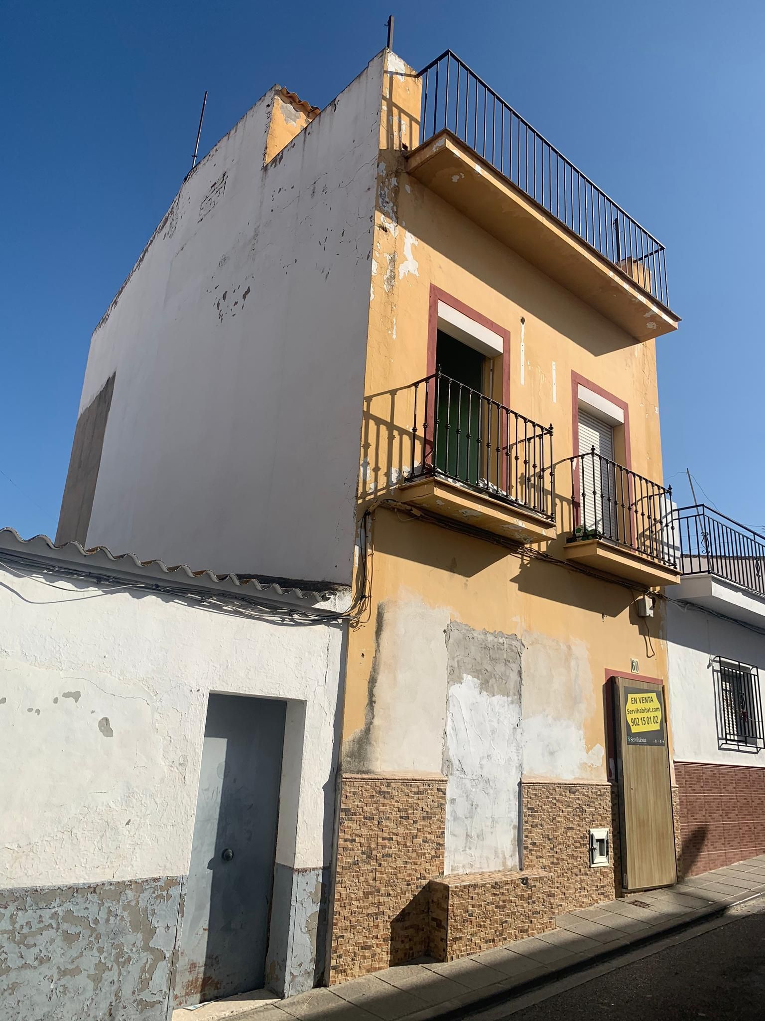 Exterior view of House or chalet for sale in Las Cabezas de San Juan  with Balcony