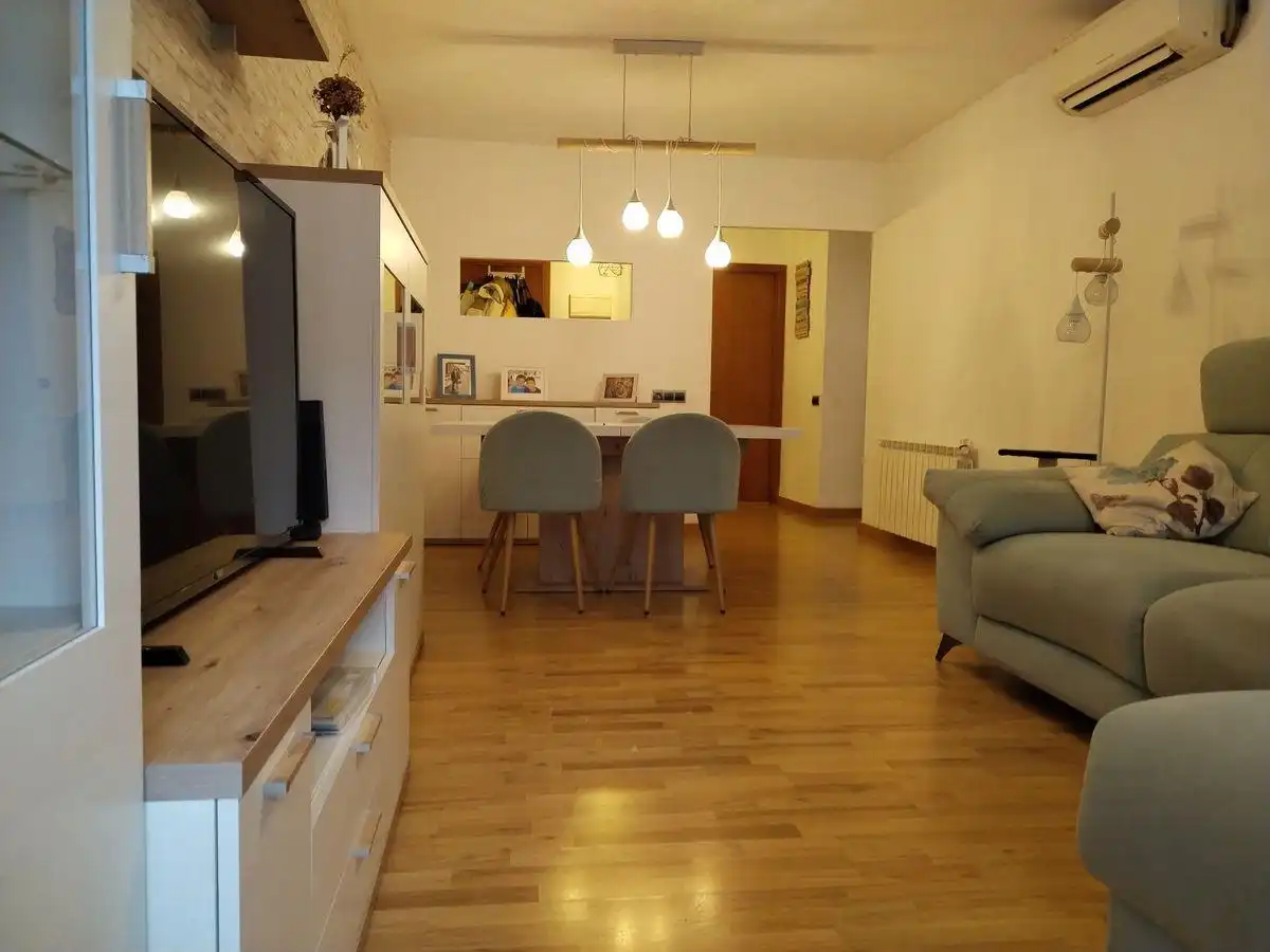 Living room of Flat for sale in Tortosa  with Parquet flooring, Terrace and Storage room