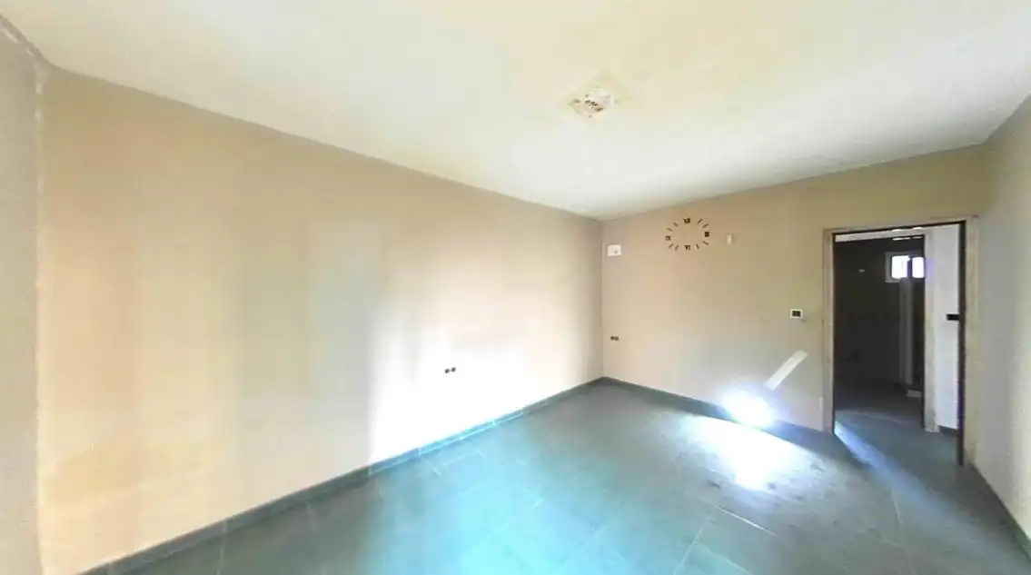 Planta baixa en venda en Linares
