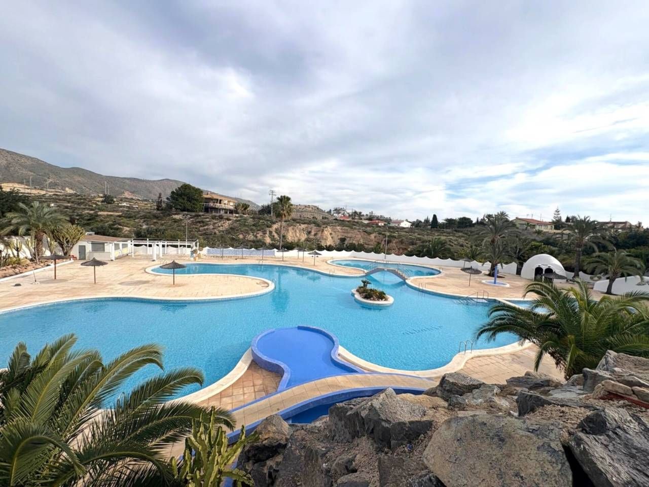 Piscina de Casa adosada en venda en El Campello amb Jardí privat, Terrassa i Piscina comunitària