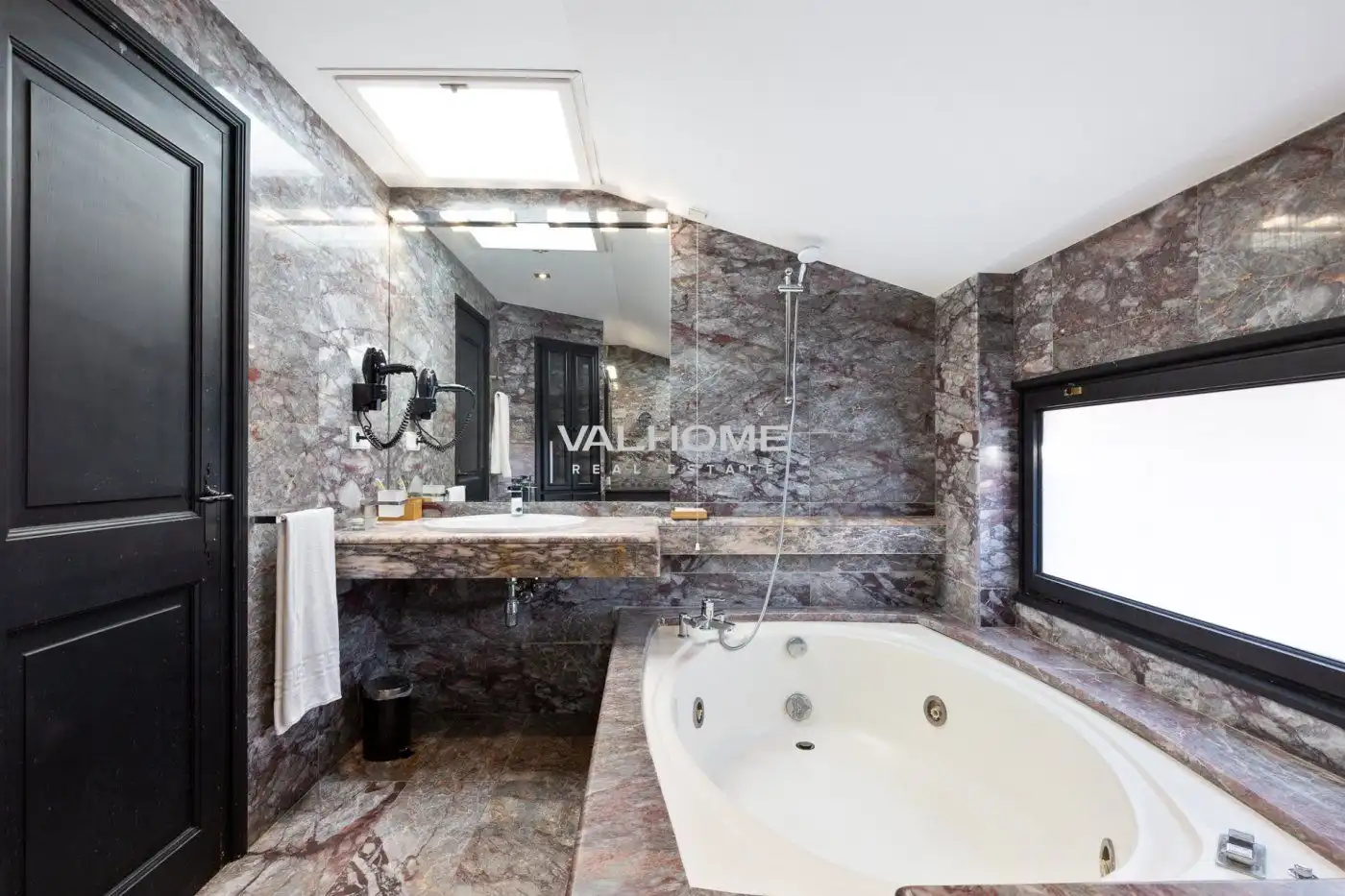 Baño de Finca rústica en venta en Castellar del Vallès con Calefacción, Jardín privado y Trastero