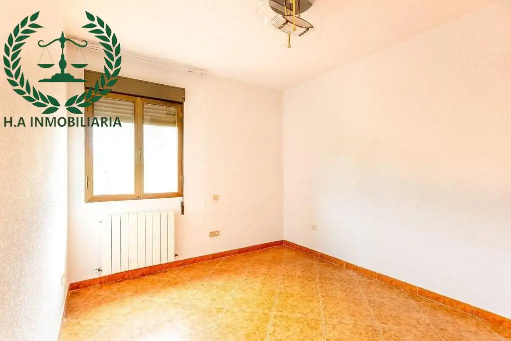 Bedroom of Houses for sale in Pedrezuela  with Air Conditioner, Heating and Terrace