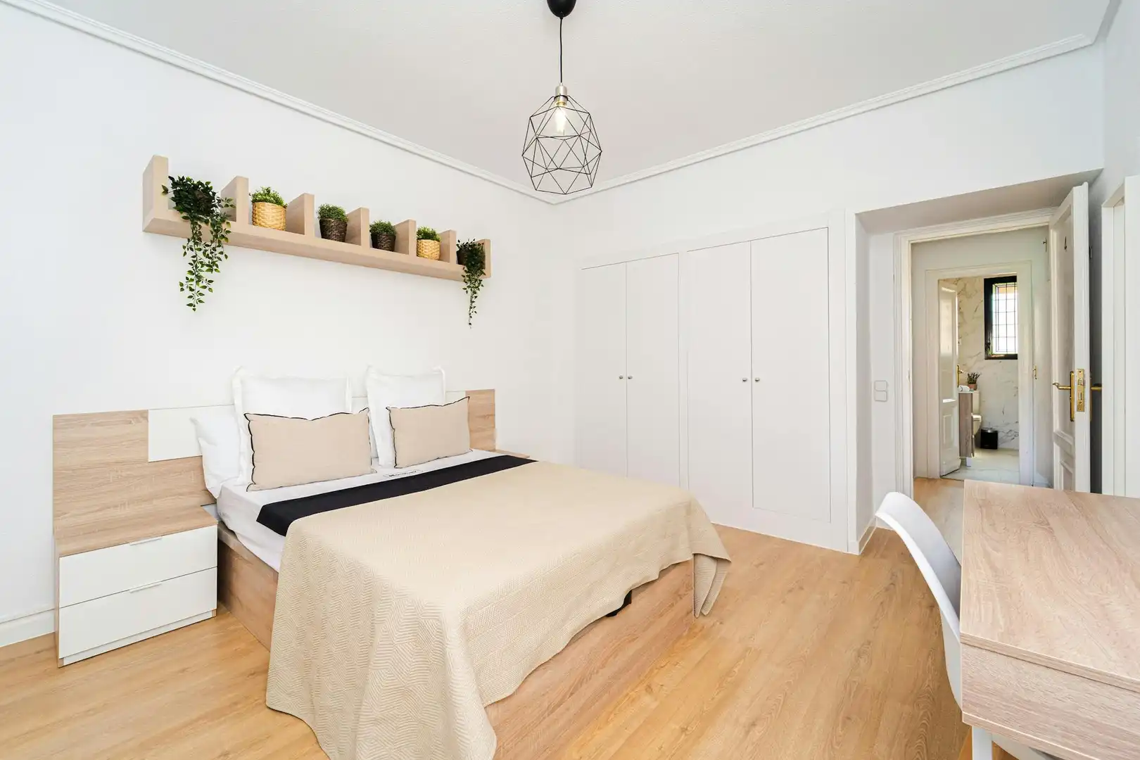 Habitación de Piso para compartir en  Madrid Capital con Aire acondicionado, Calefacción y Lavadora