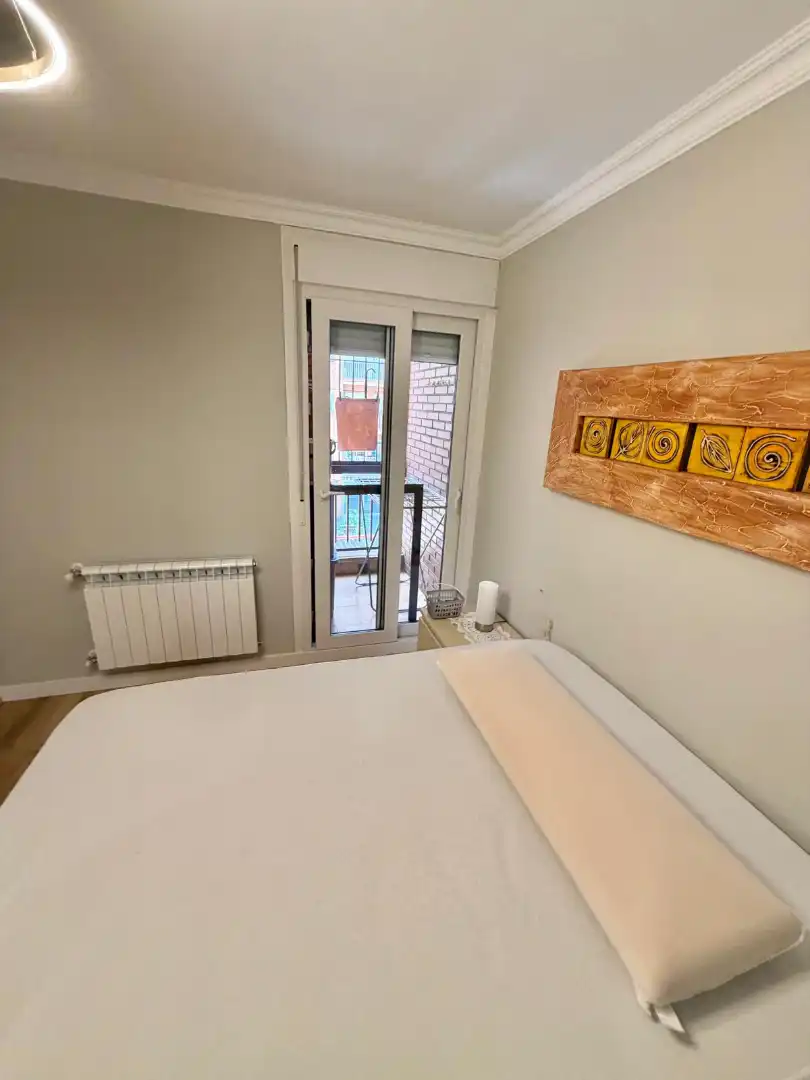 Schlafzimmer von Wohnung zur Miete in Valencia mit Klimaanlage, Heizung und Möbliert