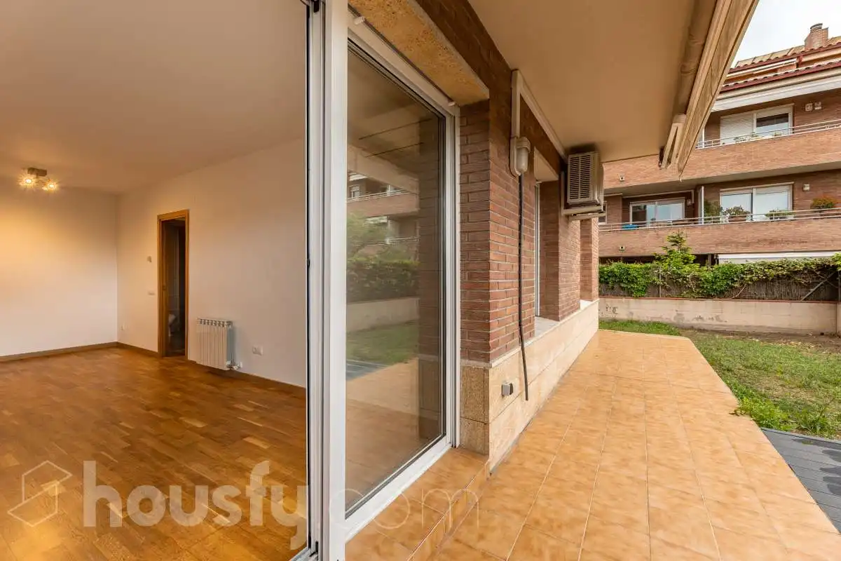 Terrace of Ground floor for sale in Sant Cugat del Vallès  with Air Conditioner, Heating and Private garden