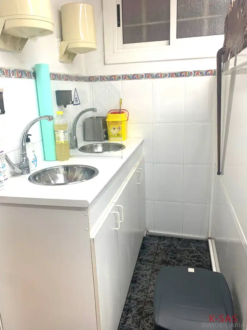 Commercial properties for rent in Carrer de Llevant, 82, La Florida