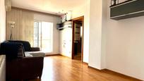 Sala d'estar de Àtic en venda en Sant Boi de Llobregat amb Aire condicionat, Calefacció i Parquet