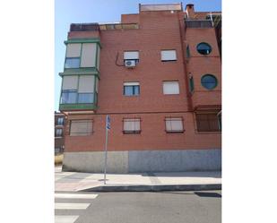 Vista exterior de Pis en venda en  Madrid Capital amb Calefacció, Parquet i Terrassa