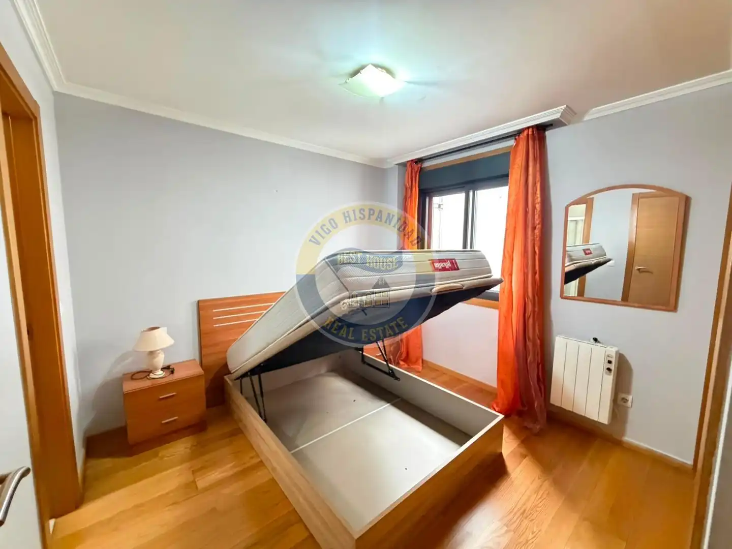 Habitación de Apartamento de alquiler en Vigo  con Calefacción y Amueblado