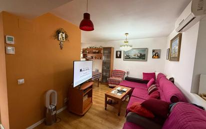 Living room of Flat for sale in  Madrid Capital  with Heating