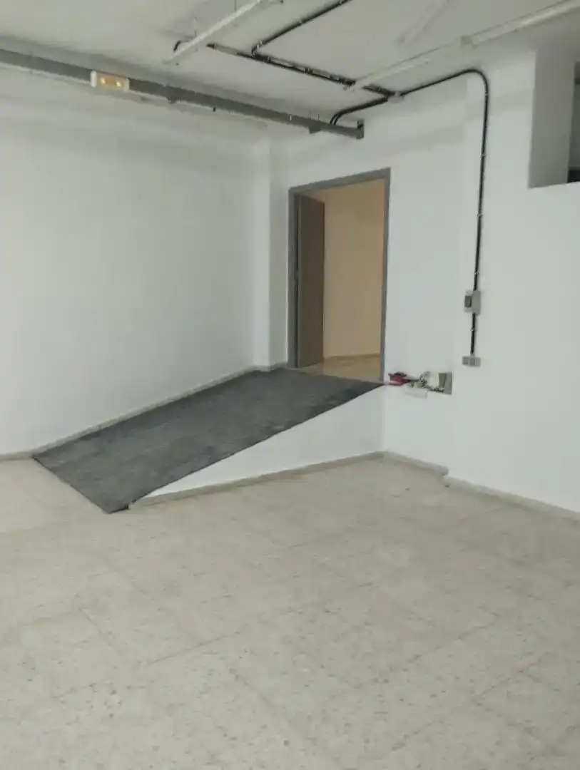 Commercial properties for rent in Gines  with Air Conditioner