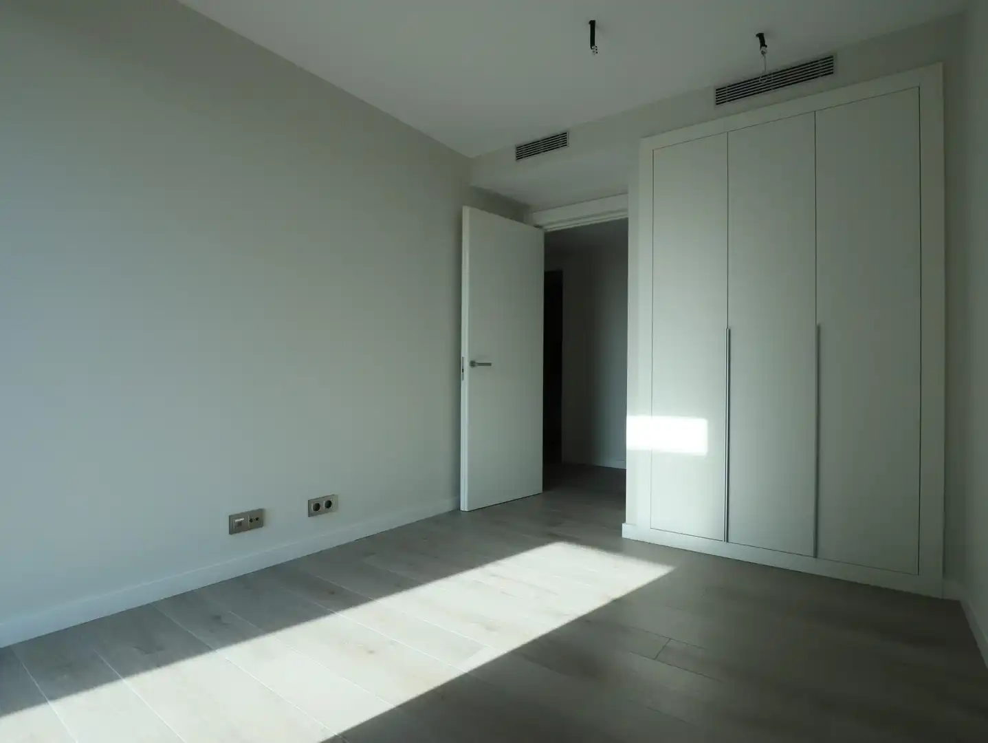Habitación de Ático en venta en Esplugues de Llobregat con Aire acondicionado, Calefacción y Jardín privado