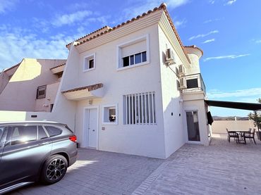 Reihenhaus mit Pool zum Verkauf in Balcón de Finestrat - Terra Marina