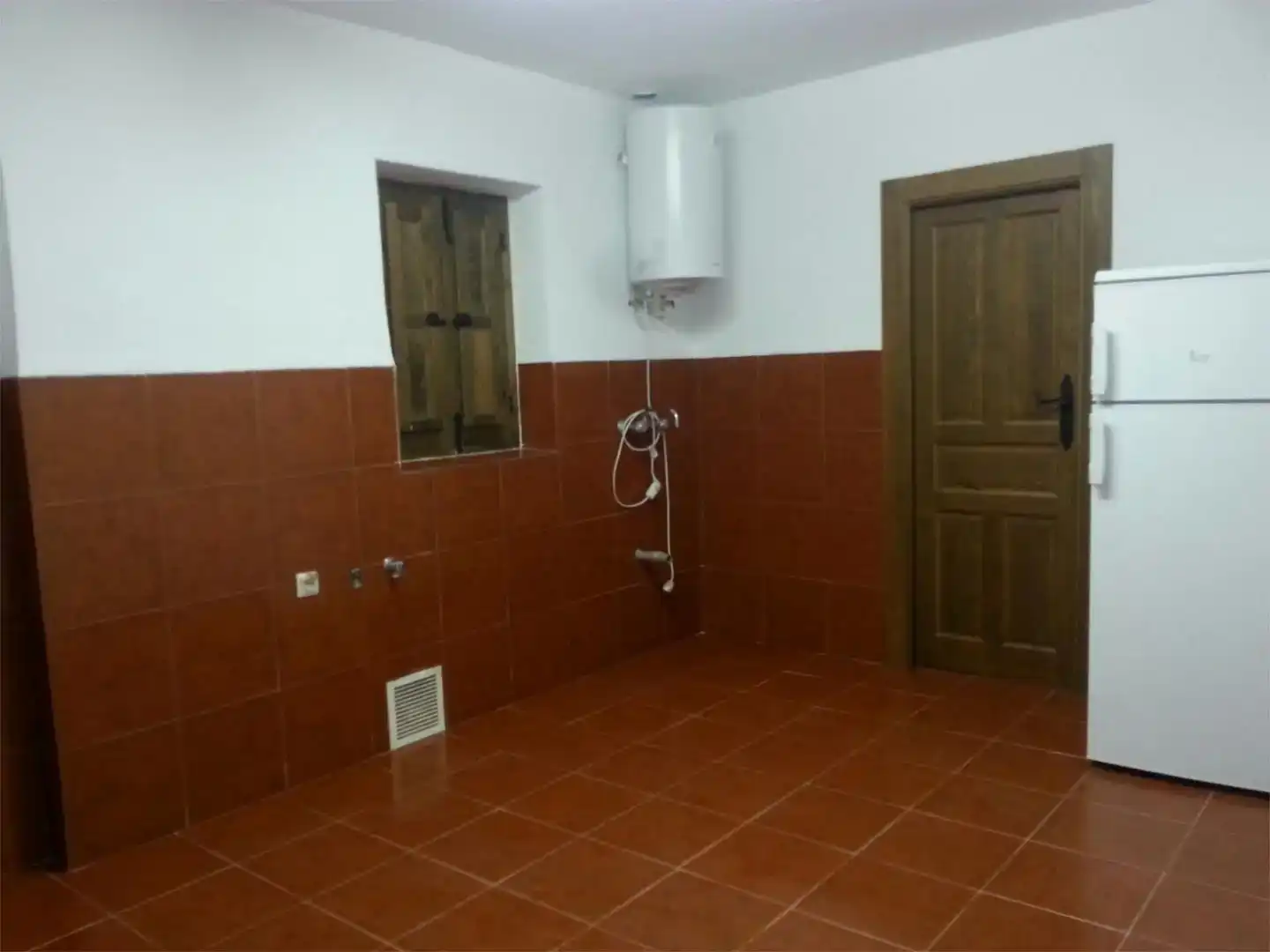 Bany de Planta baixa en venda en Cuenca de Campos amb Jardí privat, Microones i TV