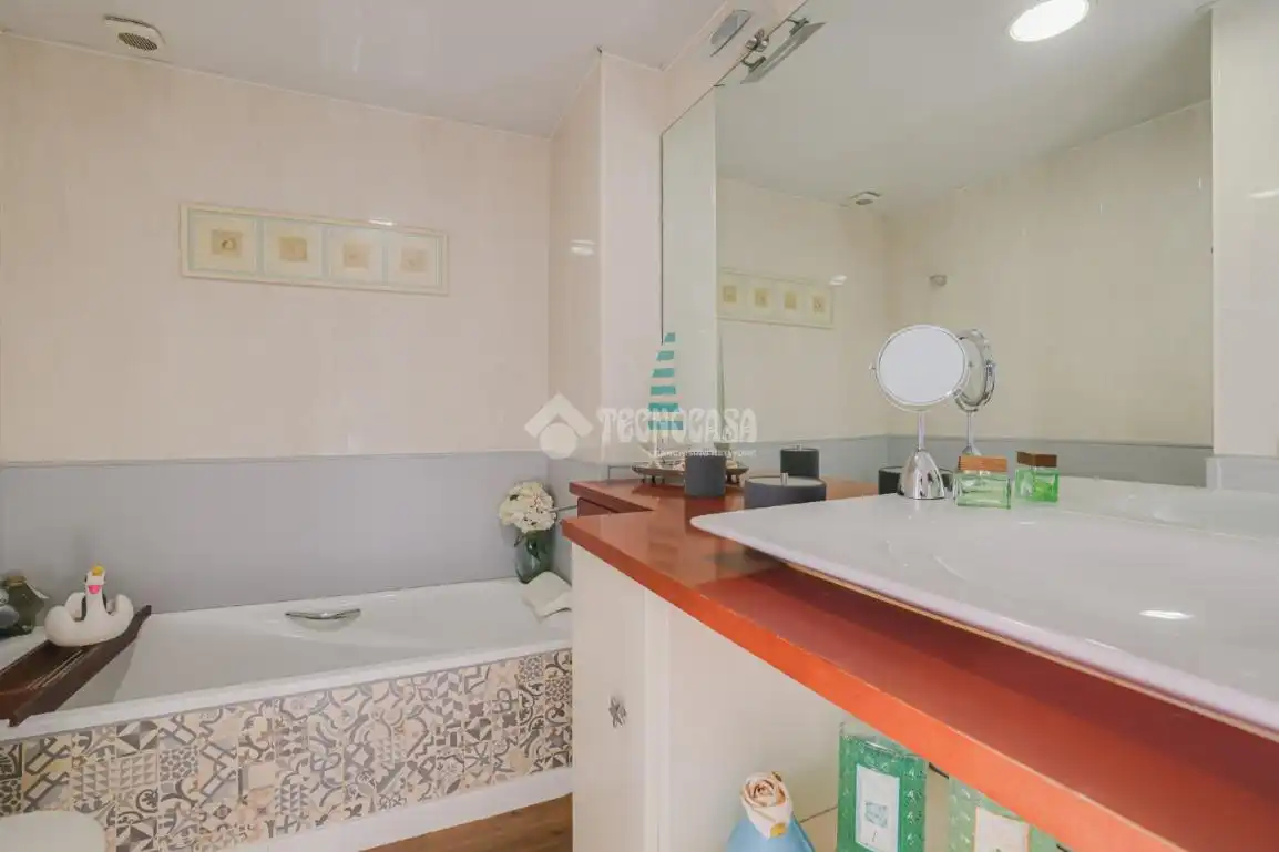 Bathroom of Flat for sale in Ripollet  with Air Conditioner, Heating and Terrace
