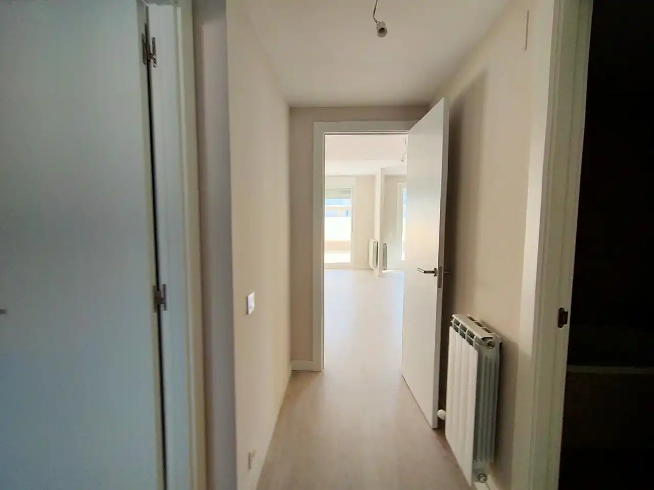 Wohnung zum Verkauf in Zaragoza mit Klimaanlage, Heizung und Terrasse
