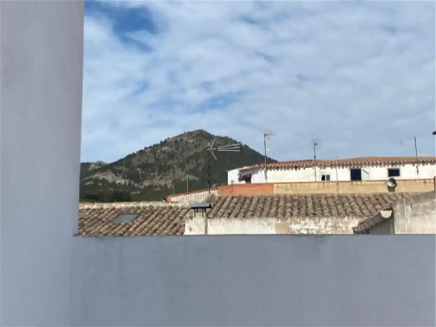 Vista exterior de Pis en venda en La Font de la Figuera amb Traster i Balcó