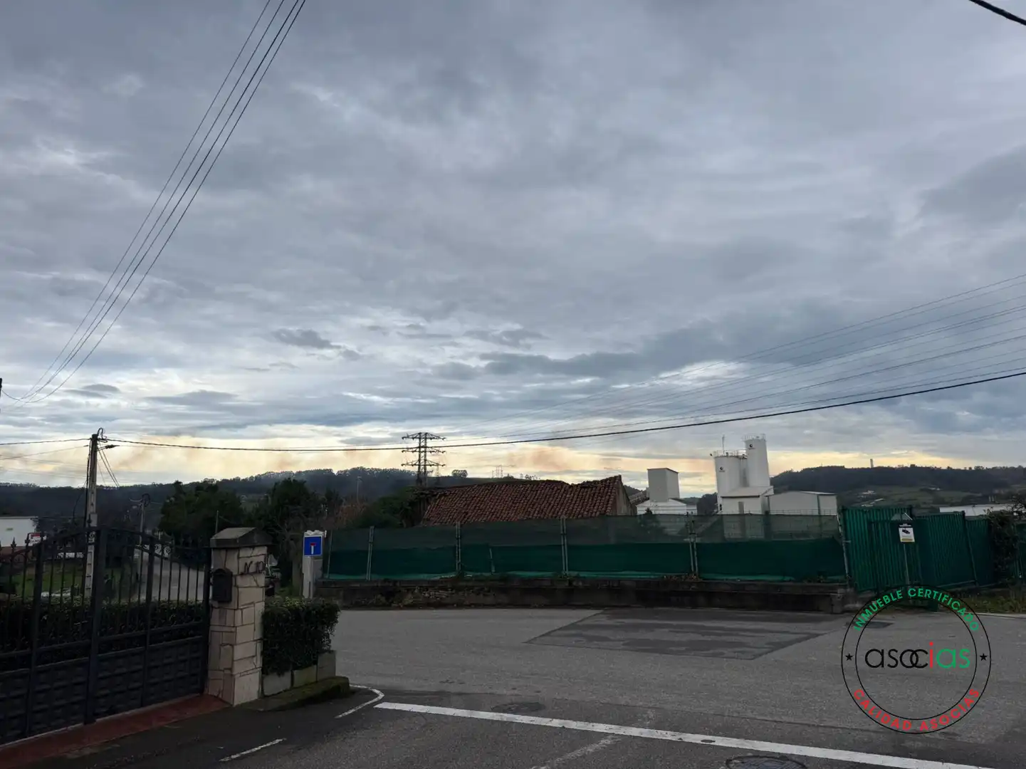 Vista exterior de Casa adosada en venta en Gijón  con Calefacción y Jardín privado