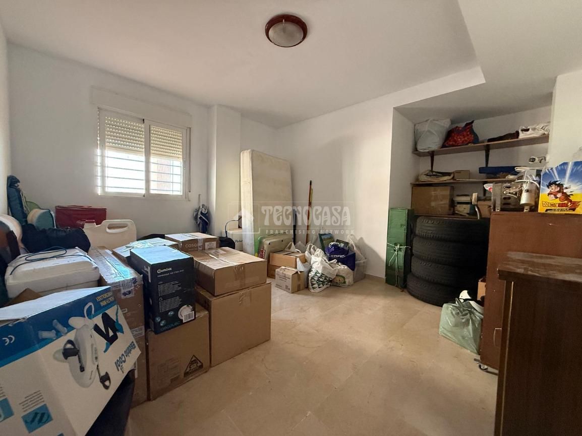 Box room for sale in Linares