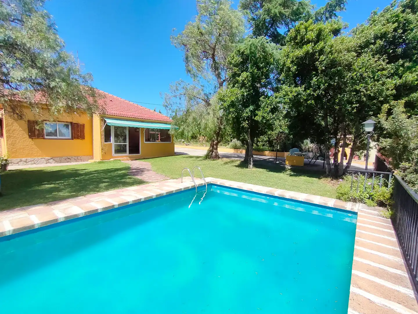 Piscina de Casa o xalet en venda en Godelleta amb Aire condicionat, Jardí privat i Terrassa