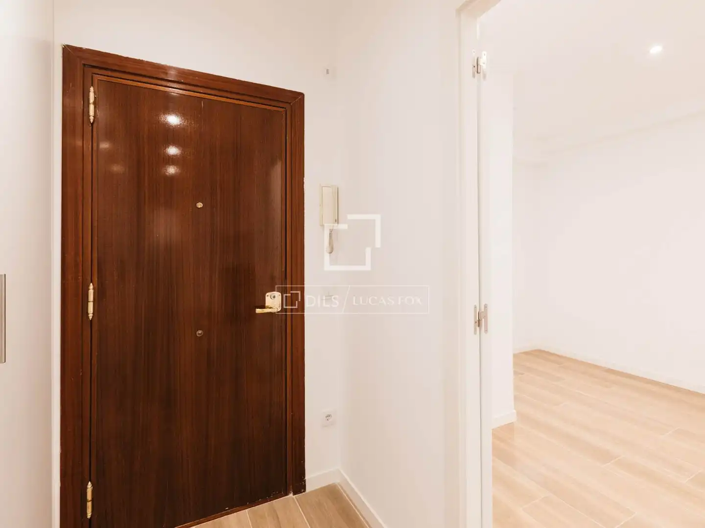 Flat for rent in Madrid  with Air Conditioner, Private garden and Swimming Pool