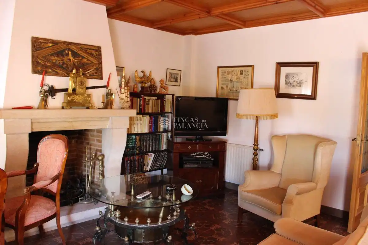 Sala d'estar de Casa o xalet en venda en Segorbe amb Calefacció, Jardí privat i Terrassa