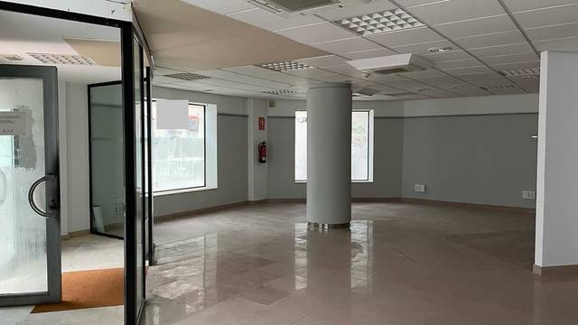 Local comercial en Venta en Avinguda de Casalduch, 36 en Hospital - Plaza del Real