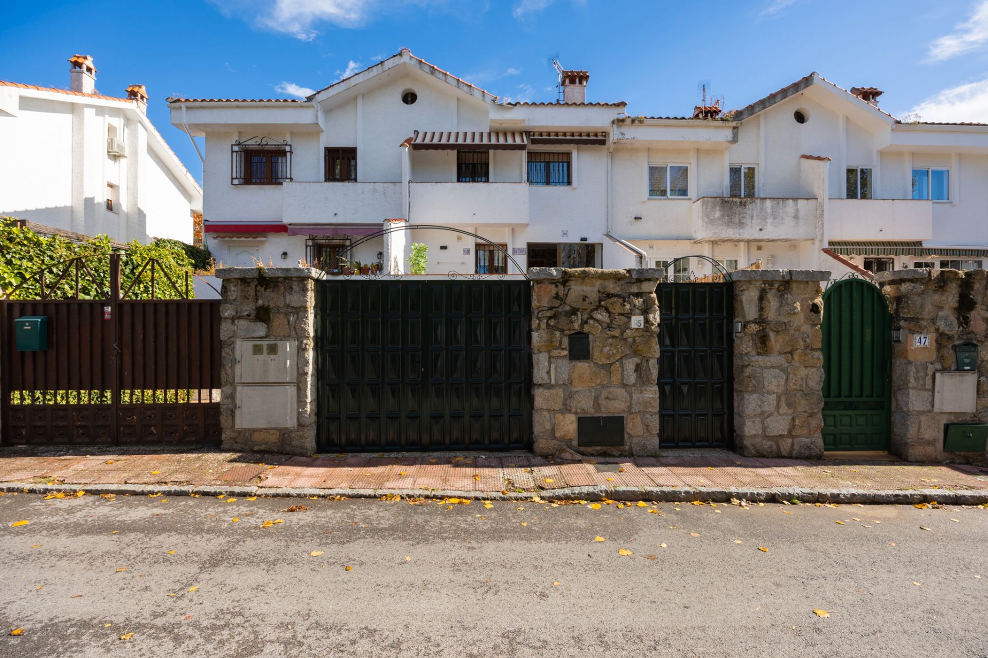 Vista exterior de Casa o xalet en venda en Alpedrete amb Calefacció, Jardí privat i Terrassa