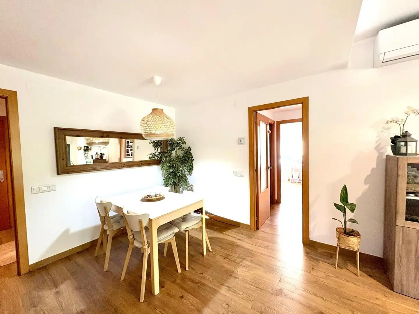 Comedor de Piso en venta en Santa Perpètua de Mogoda con Aire acondicionado, Calefacción y Jardín privado