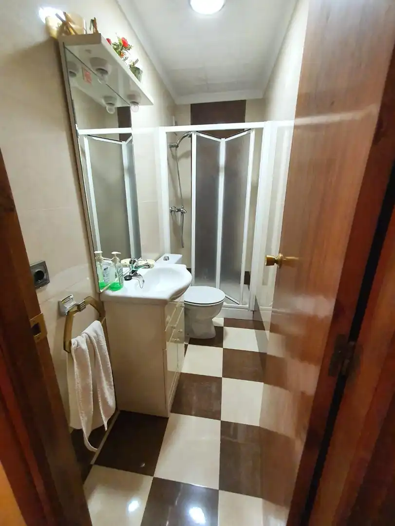 Baño de Piso en venta en Quesada con Calefacción y Terraza