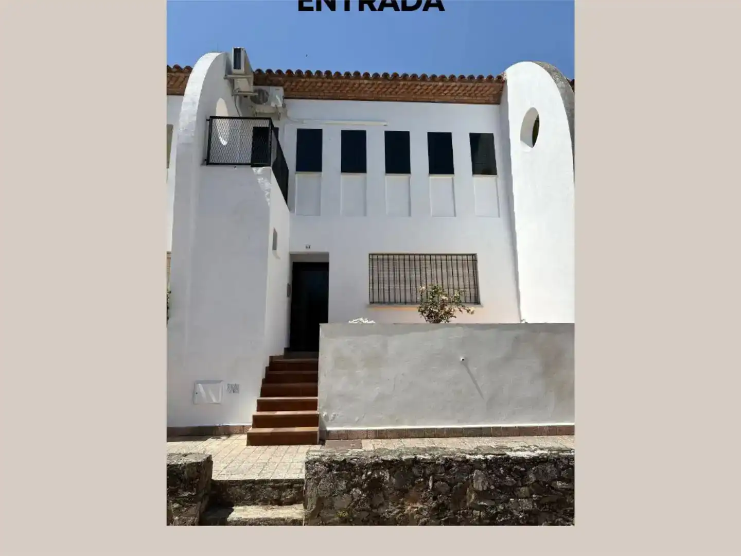 Exterior view of Flat for sale in Malcocinado  with Air Conditioner, Storage room and Furnished