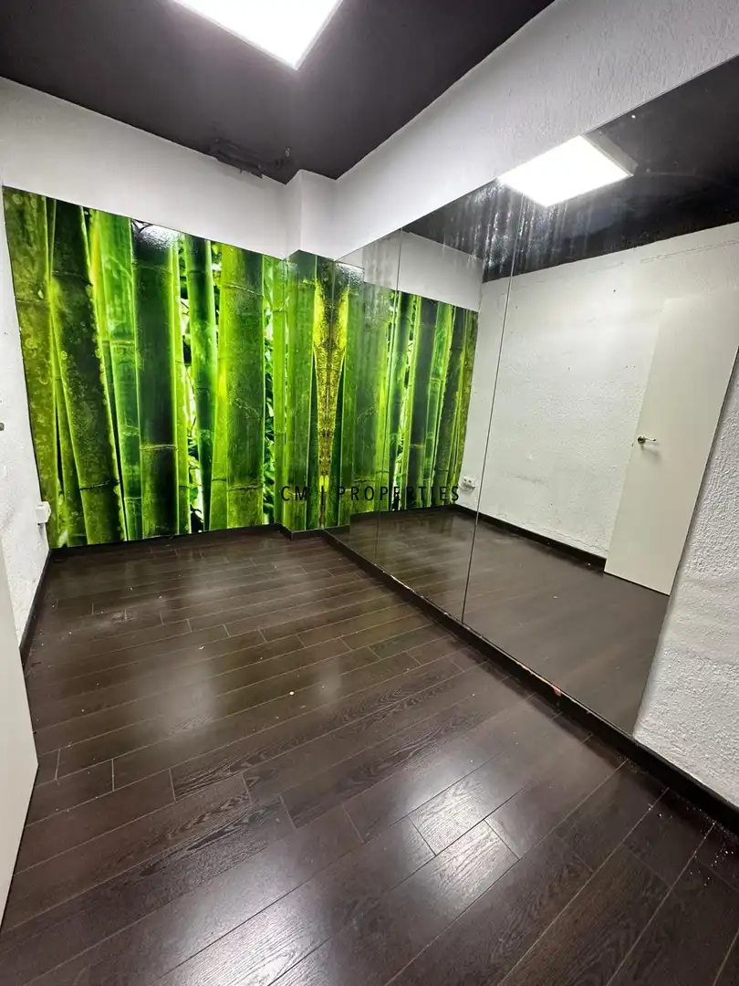 Commercial properties for sale in Valencia  with Air Conditioner