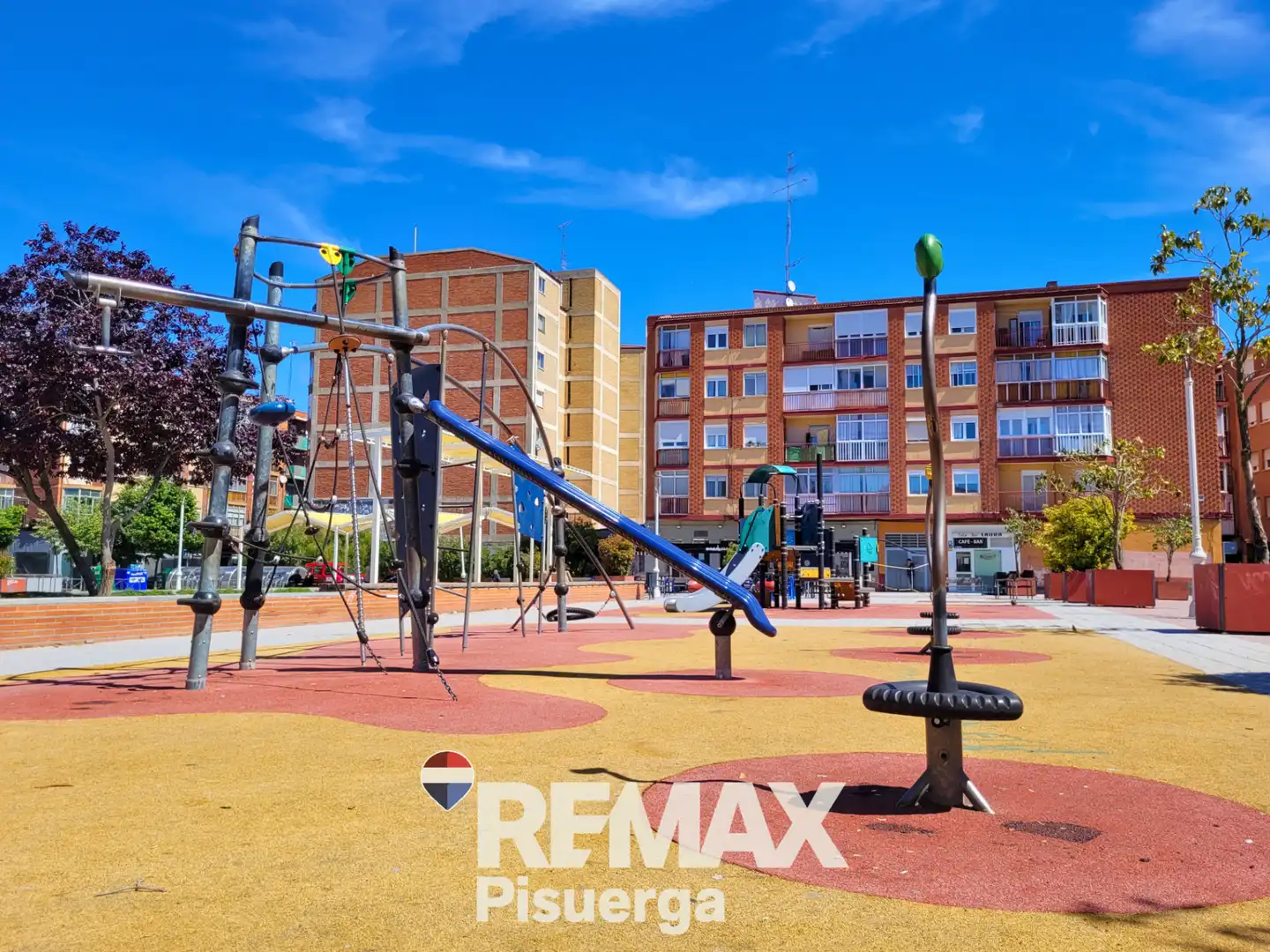 Vista exterior de Piso en venta en Valladolid con Calefacción y Balcón