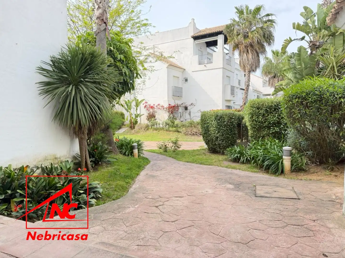 Vista exterior de Piso en venta en Chipiona con Aire acondicionado, Trastero y Piscina