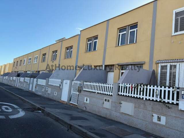 Exterior view of Single-family semi-detached for sale in Granadilla de Abona  with Terrace and Storage room