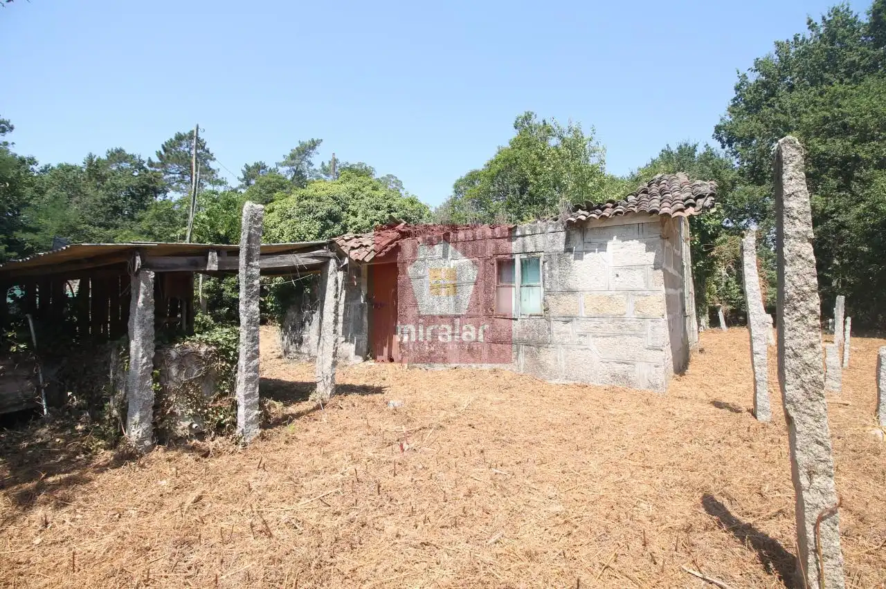 Casa amb jardí en venda a Ponteareas