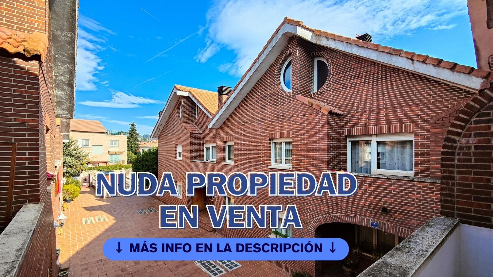 Vista exterior de Casa adosada en venda en Torrelodones amb Calefacció, Jardí privat i Terrassa